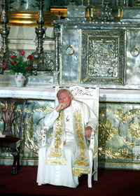 Popiežius Jonas Paulius II Vilniaus arkikatedroje 1993 m. rugsėjo 4 d.  ELTOS fotografija